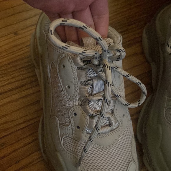 BALENCIAGA
Beige Triple S Sneakers - Picture 6 of 13